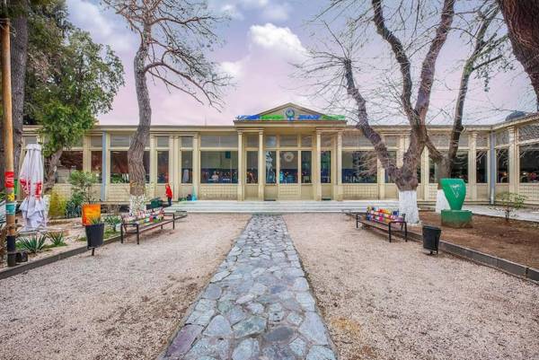 H&B apartments Aghmashenebeli