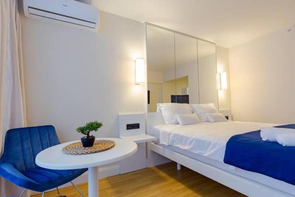 Bright Studio Apartment With Sea Views and Balcony