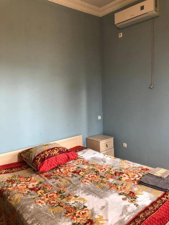 yellow house in the makhinjauri