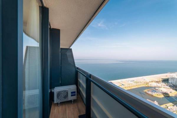Orbi Twin Towers Aparthotel With Sea View