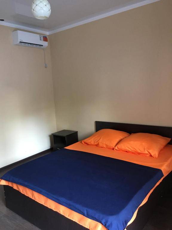 Mini Hotel on Lakoba