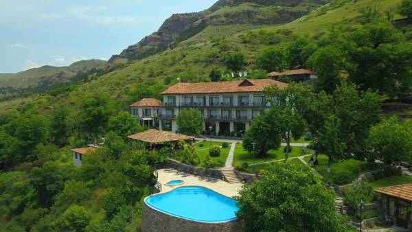 Vardzia Resort