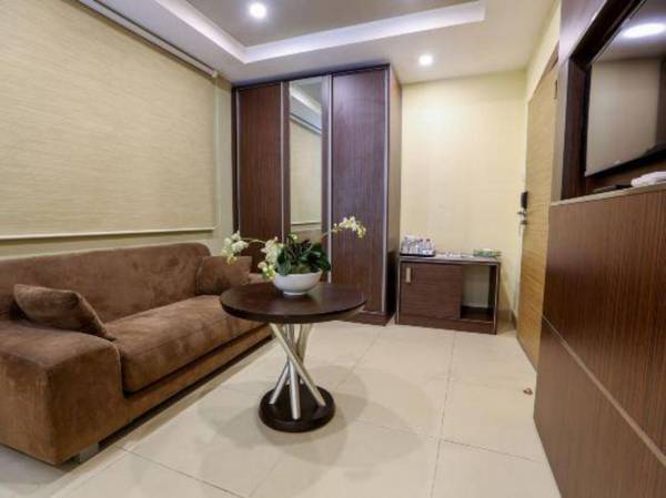 Frankie's Foods and Rooms