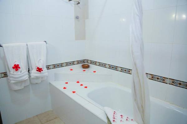 Coconut Grove Regency Hotel