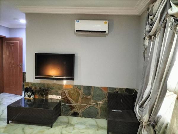 Impeccable 1-Bed Apartment in Tema