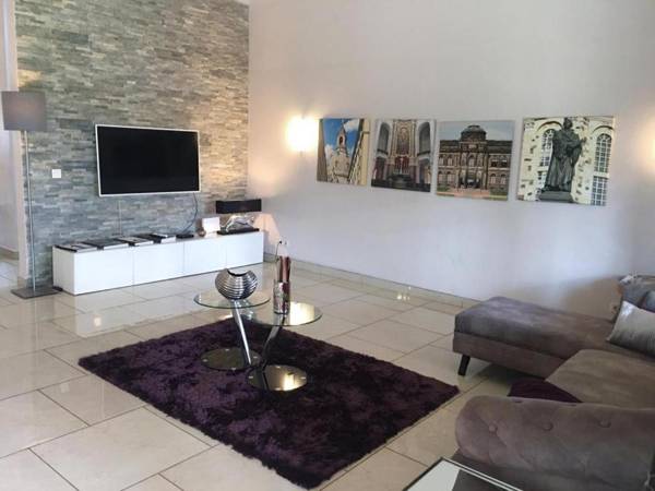 Stunning 3-Bed House in Tema Community 18