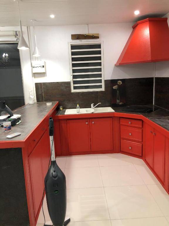 Maison d'une chambre avec piscine partagee terrasse amenagee et wifi a Sainte Rose a 5 km de la plage