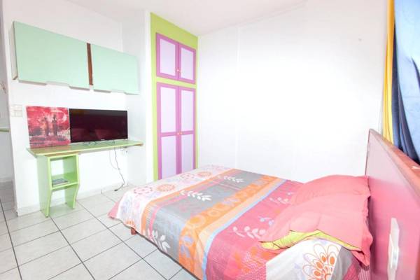 Maison d'une chambre avec terrasse amenagee et wifi a Le Gosier a 3 km de la plage