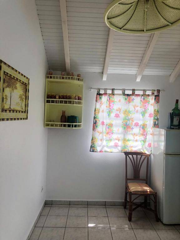 Appartement de 2 chambres a Le Moule a 300 m de la plage avec jardin clos et wifi