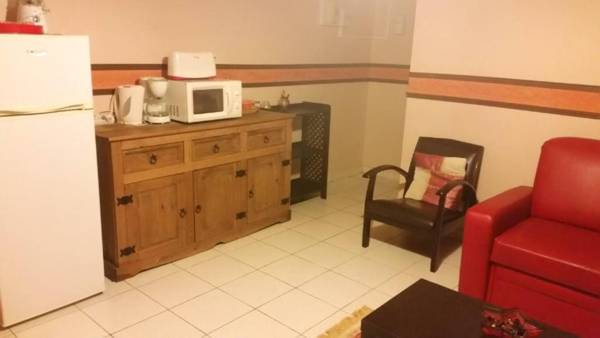 Maison d'une chambre avec piscine privee jacuzzi et jardin clos a Le Moule