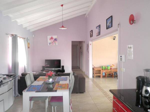 Villa de 3 chambres avec vue sur la mer piscine privee et jardin clos a Capesterre Belle Eau