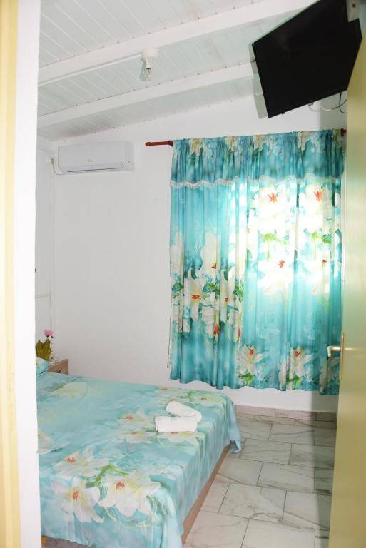 Maison d'une chambre avec jardin amenage et wifi a Capesterre Belle Eau a 6 km de la plage