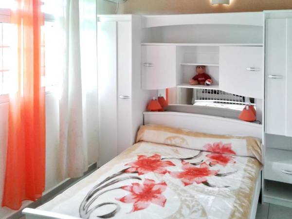 Villa de 3 chambres avec piscine privee jardin clos et wifi a Saint Francois a 3 km de la plage