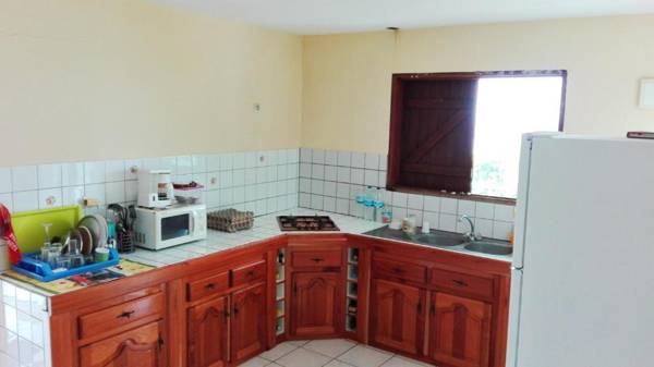 Maison de 2 chambres a Deshaies a 500 m de la plage avec vue sur la mer et terrasse