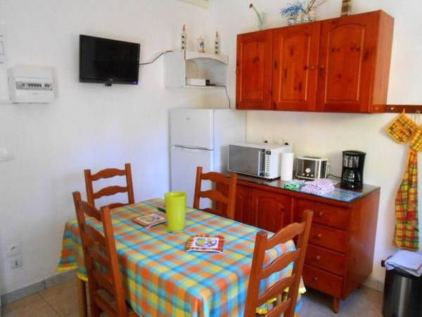 Maison d'une chambre avec jardin amenage et wifi a Deshaies a 2 km de la plage