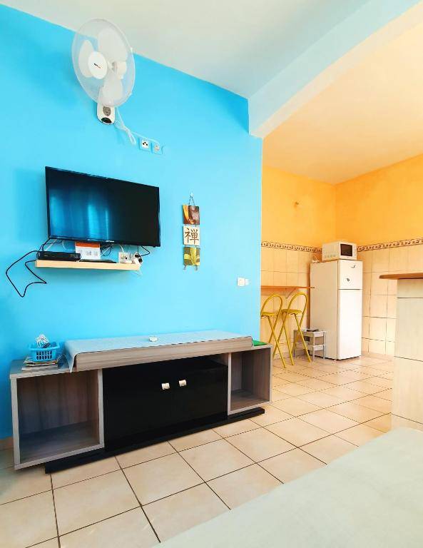 Maison de 3 chambres avec jardin clos et wifi a Sainte Anne a 1 km de la plage