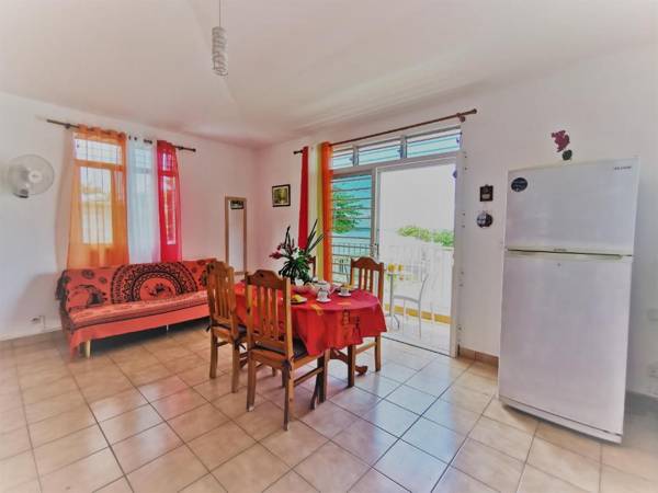 T2 Woulé - SAINTE-ANNE centre - accès plage à pied