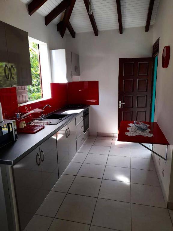 Maison de 3 chambres avec vue sur la mer et jardin clos a Sainte Anne a 2 km de la plage