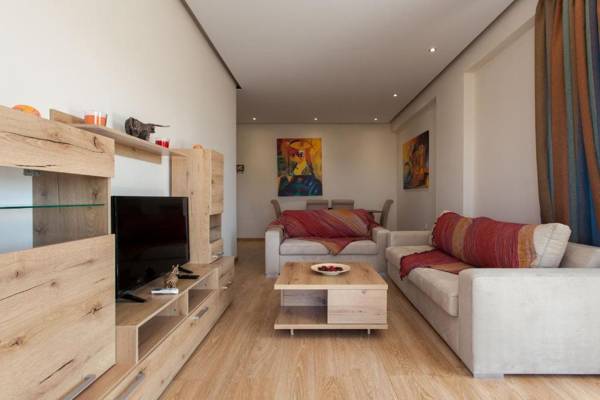 Modern art apt in Glyfada with sea view