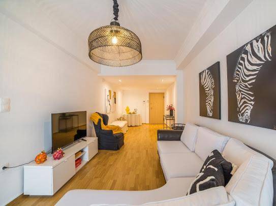 D9 center of Glyfada