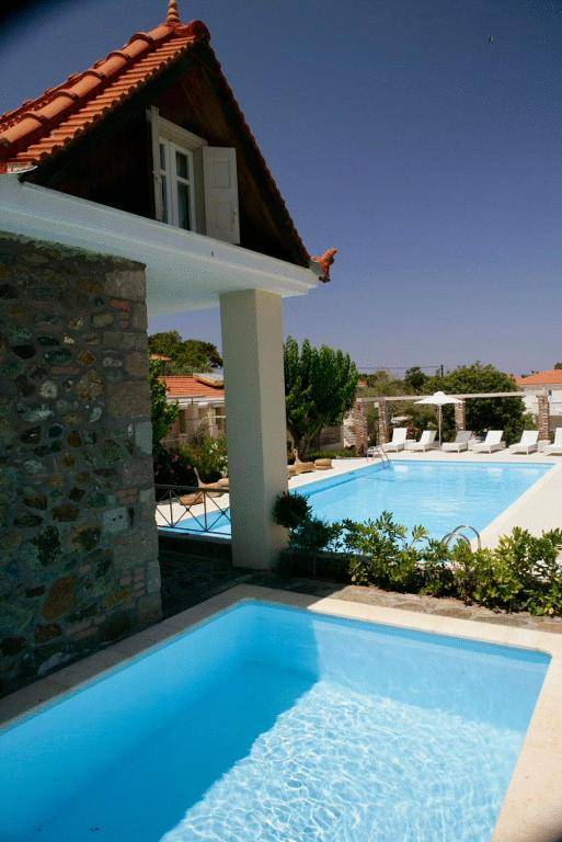 Oikies Small Elegant Houses