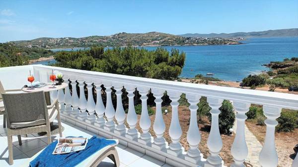 Dea Del Mare complex in front of the sea.