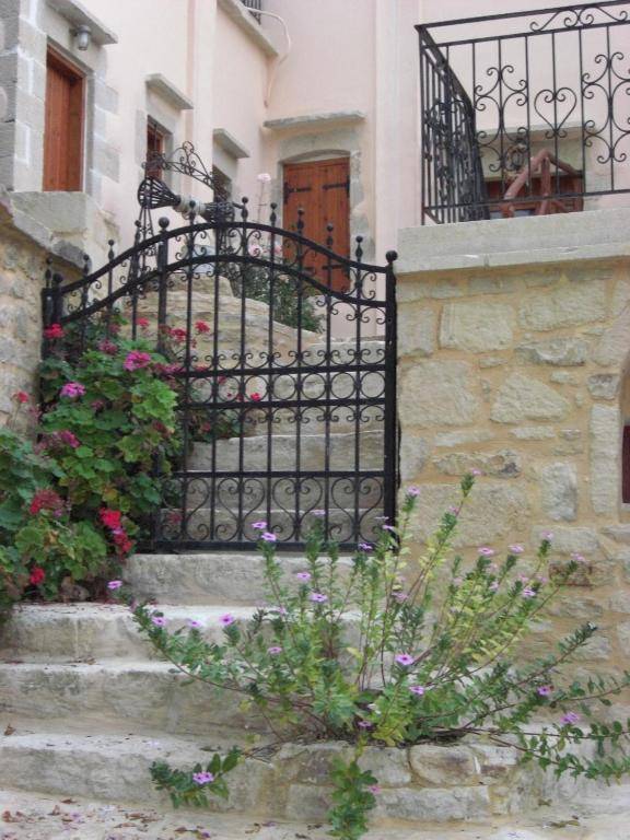 Patriko Traditional Stone Houses