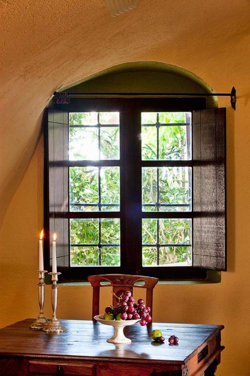 Lava Suites & Lounge