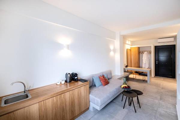 George & Joanna Suites Santorini