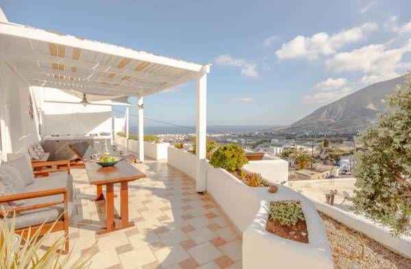 Zoe Aegeas luxury villa with jacuzzi