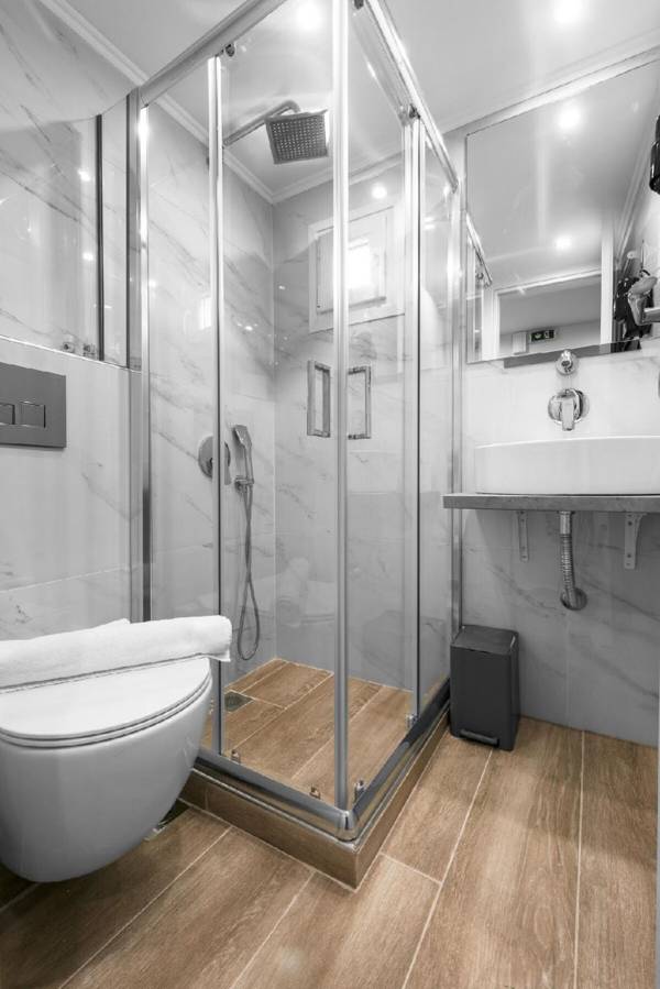 Penthouse Level 9 Nilie Hospitality MGMT