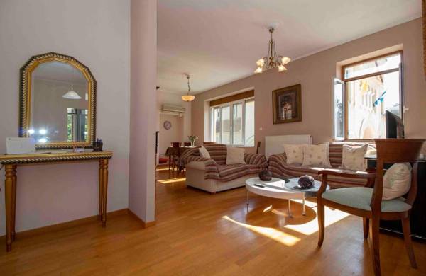 Laconian Collection # Areti's House #