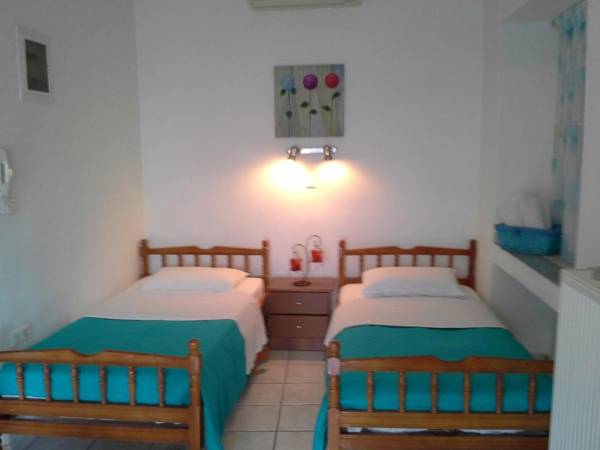 Skiathos city views studios-apartments