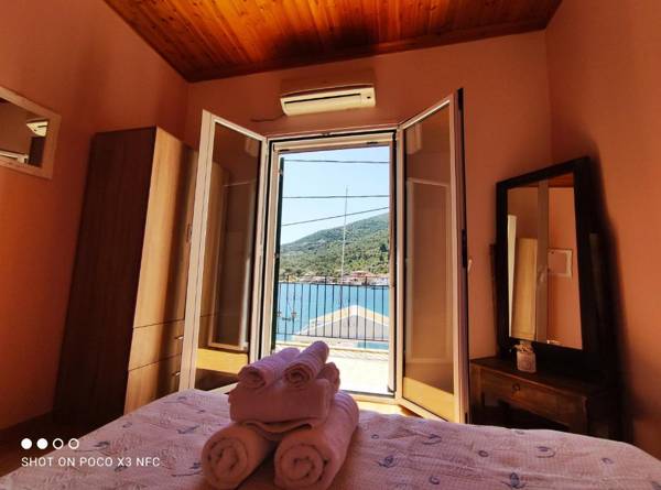 Fabulous apt. w/breakfast near the sea!