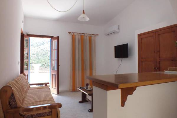 Anastasia Apartments (Chorio)