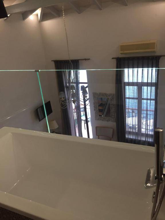 Porto Enetiko Suites