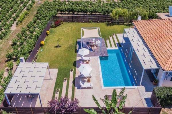 Madini Luxury Villa With Private Pool - Happy Rentals