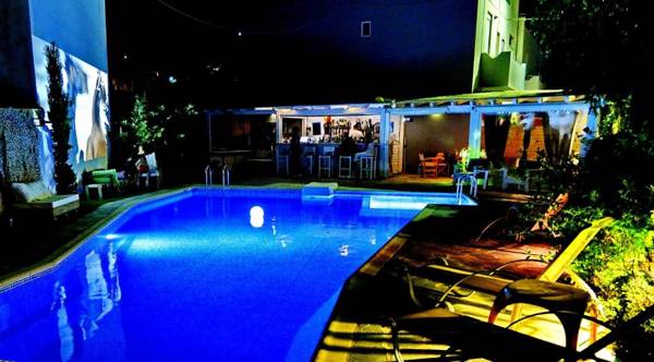 Calma Apartments & Studios