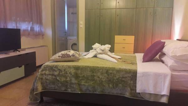 CENTRAL Studio - Fully equiped. Ideal for couples