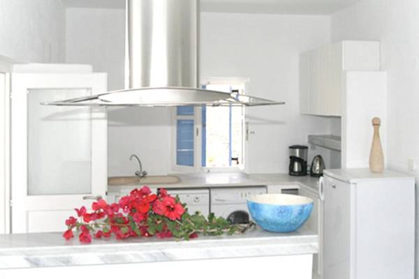 3 bedrooms villa with sea view shared pool and wifi at Paros 1 km away from the beach