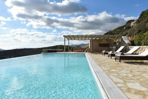 Villa Acqua · Gorgeous pool villa stunning sea views helipad!