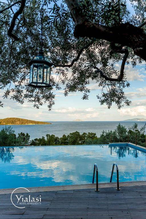 Yialasi Hotel