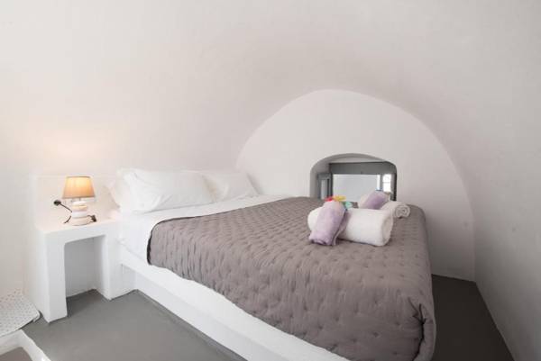 1812 Caves 'n Mansion