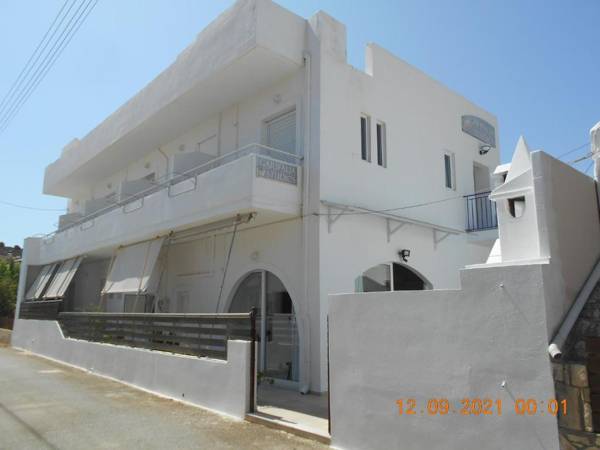 Fully equipped close to beach