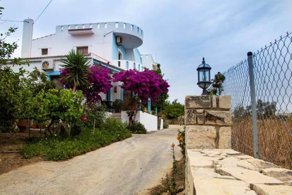 Jodi's Pension and The Garden House