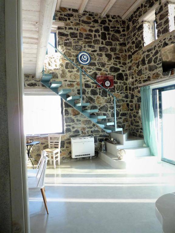 Stelani Villas & Suites