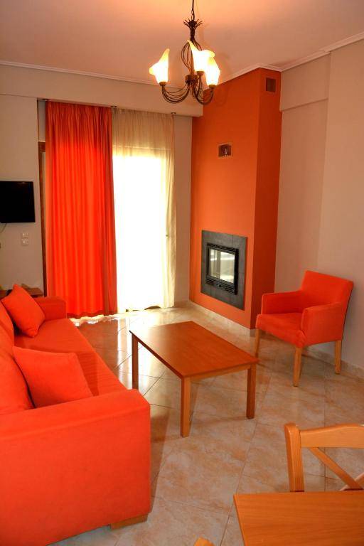 Evia Hotel & Suites