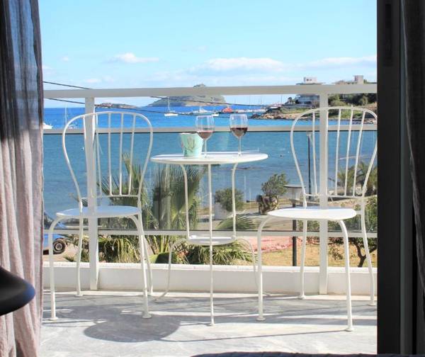 Apartments MARE BLU by the sea.