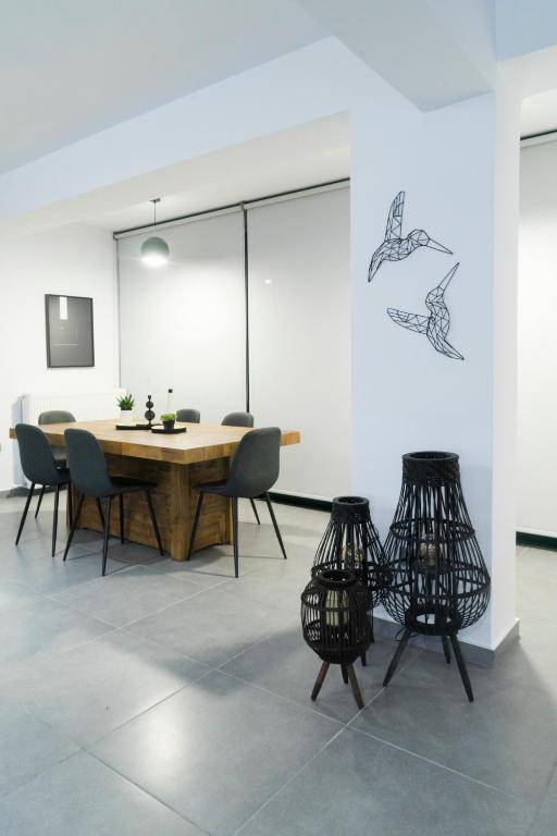 The H Experience - The Blue Lounge with Swimming pool