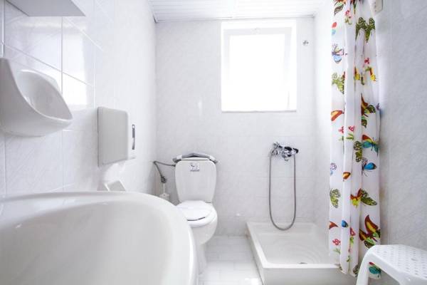 Revekka Rooms